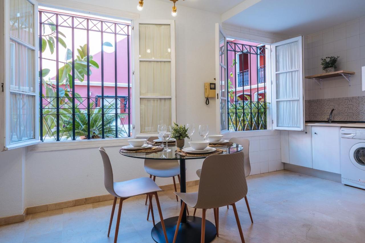 Lirio Suite Apartment - Private Parking Included Sevilla Exterior foto